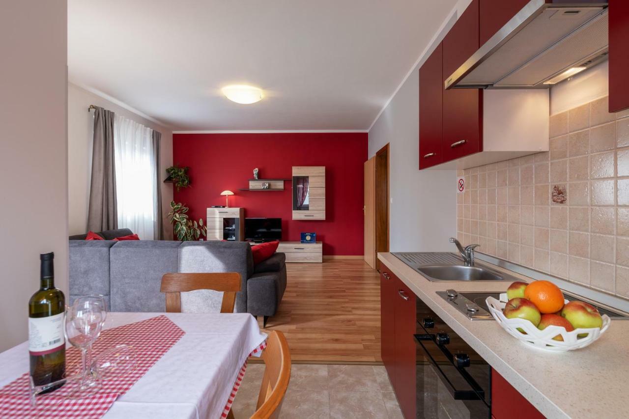 Apartment Bordeaux 29 Rovigno Esterno foto