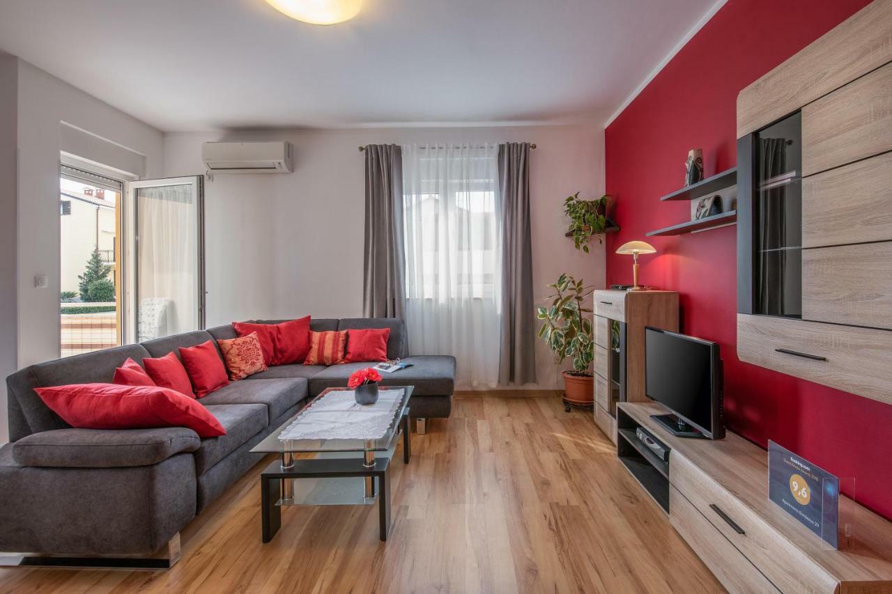 Apartment Bordeaux 29 Rovigno Esterno foto