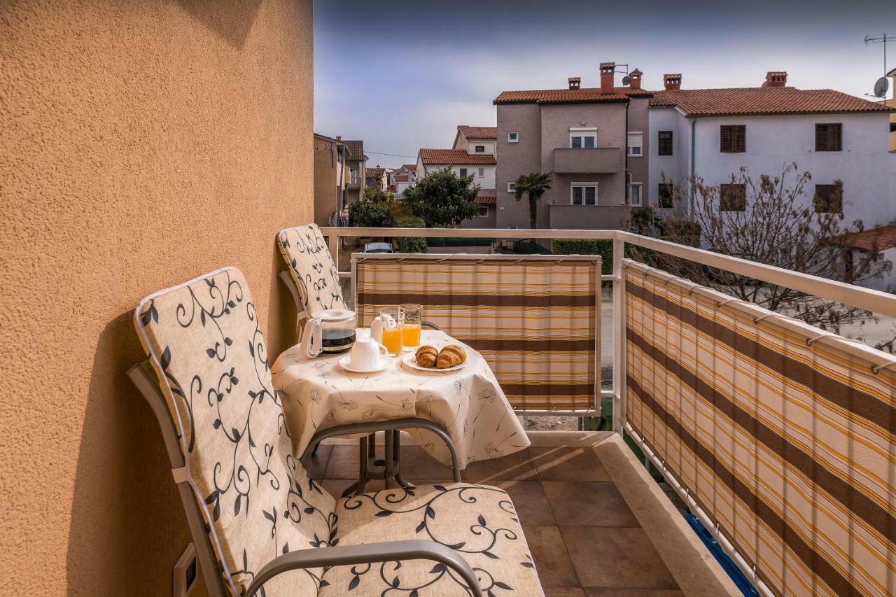 Apartment Bordeaux 29 Rovigno Esterno foto